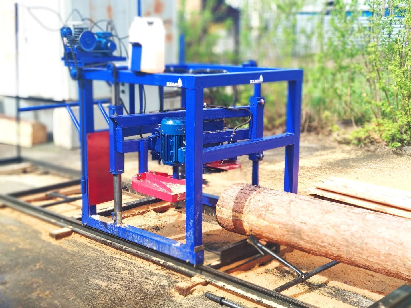 Распил бруса 100х100 по диагонали. Пилорама минская. Дисковая пилорама. Линейка для ленточной пилорамы. Алтай сд2.