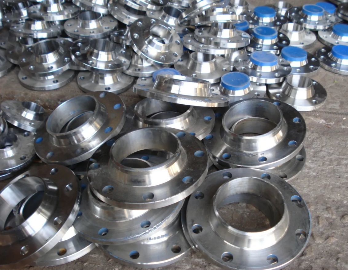 Из чего делают фланцы для труб