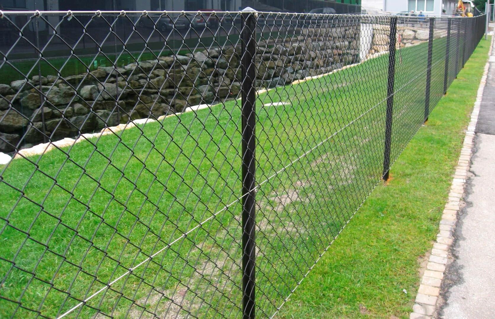 фото сетка на забор